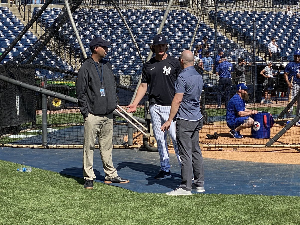 RT @MaxTGoodman: Brian Cashman is here chatting with Gerrit Cole during batting practice https://t.co/oj7vWlBpBw