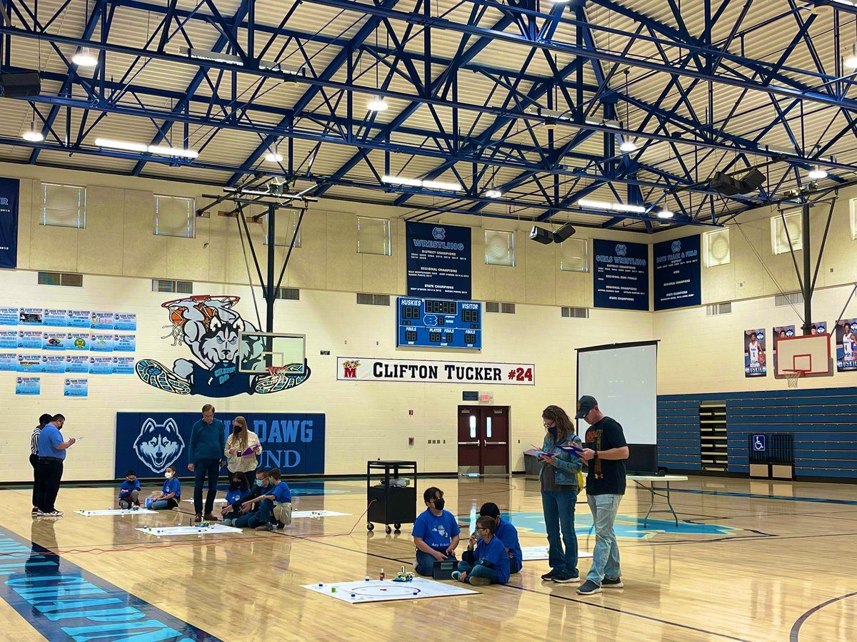 EPISD Elementary Robotics is quite lit today!! Our students are having the time of their lives!! 🔥🔥🔥<a href="/ELPASO_ISD/">El Paso ISD</a> <a href="/DsayavedraEPISD/">Diana Sayavedra</a> <a href="/NancyTovarWH/">Nancy Tovar</a> @ara9646 <a href="/EPISD_ITS/">EPISD Digital Learning</a> @EPISDDoDEA2017 👏🏽👏🏽👏🏽