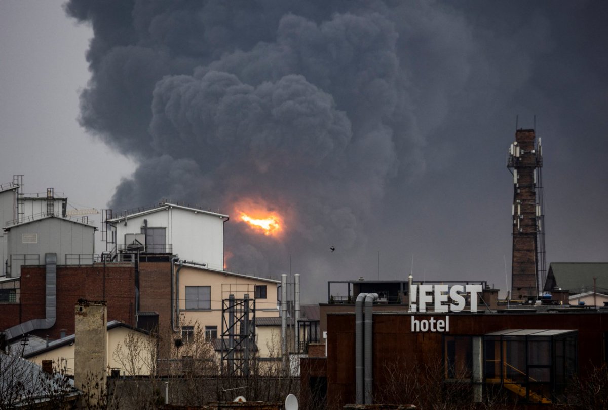 infobaeamerica's tweet image. 🔴 AHORA | Invasión a Ucrania EN VIVO: Rusia ataca Lviv, la ciudad que concentra a la mayoría de desplazados por la ofensiva de Putin
infob.ae/3tJ68lw