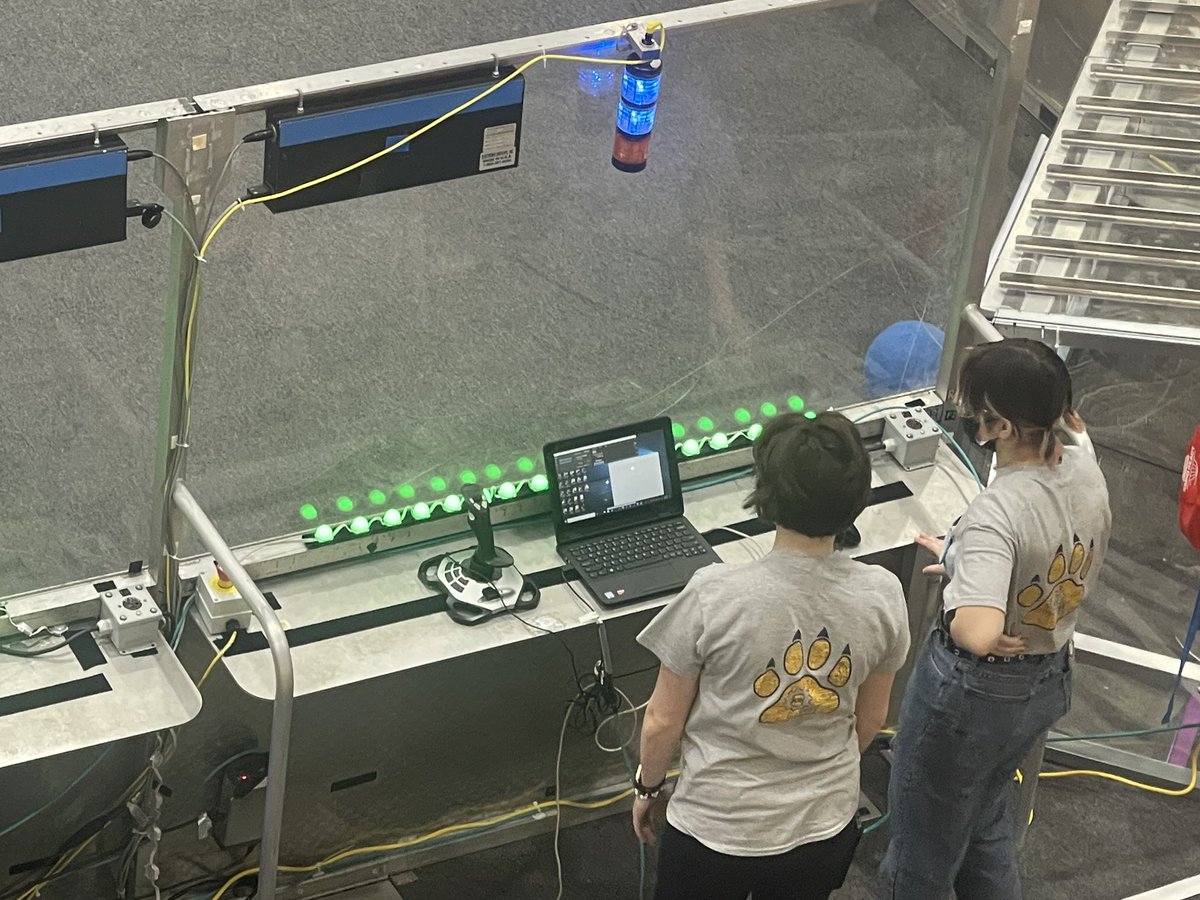 robotics_wms's tweet image. It was so awesome to see our HS team @rhsbearbots in action for their first ever competition! We are VERY proud of you!