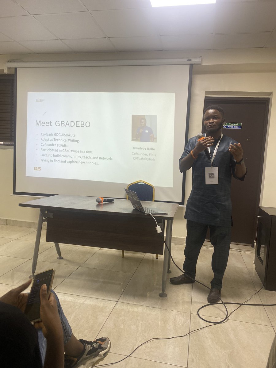 damiezekiel_'s tweet image. Google season of docs: what it is and how to get in by @Gbahdeyboh 
#OSCAFest22