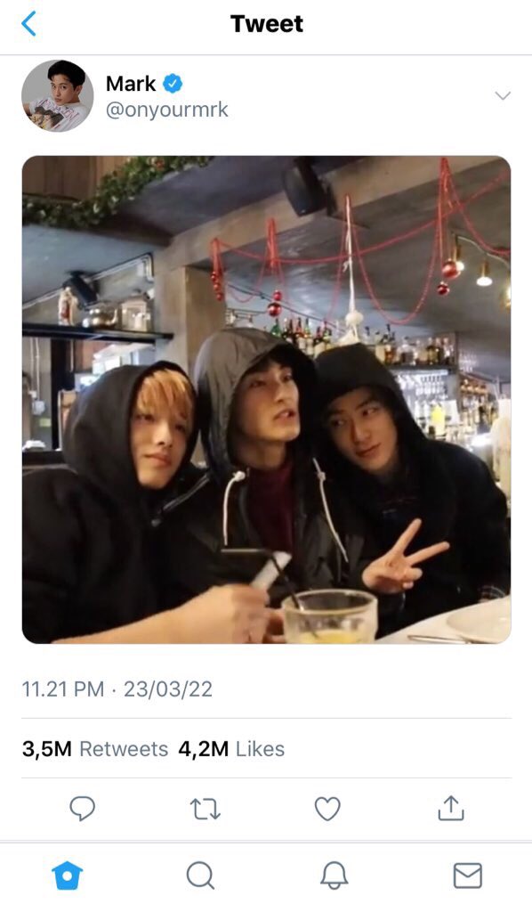 cesicola's tweet photo. Markhyuck onetweet au

; jealous sky

cw // mentioned of drunk

cr fantacesy https://t.co/MfoADUaZCH