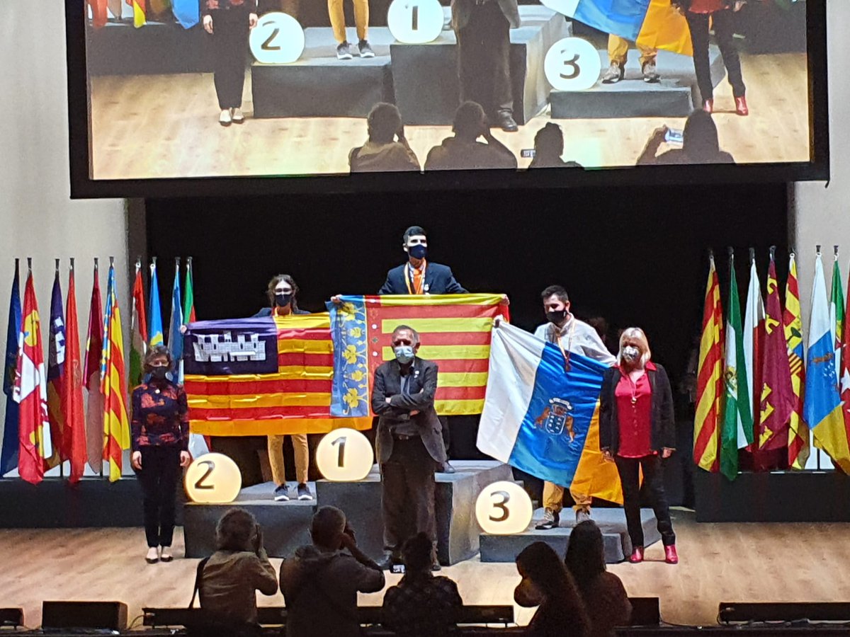 miguelsolerg's tweet image. Enhorabuena a la delegación valenciana participante en las #SpainSkills por vuestro excelente trabajo. Felicidades a Ximo por el oro en Floristeria, a Joan y David por el oro en la demostración de Robótica y a Daniel por el bronce en Electrónica. ¡Un gran equipo! #fpvalenciana