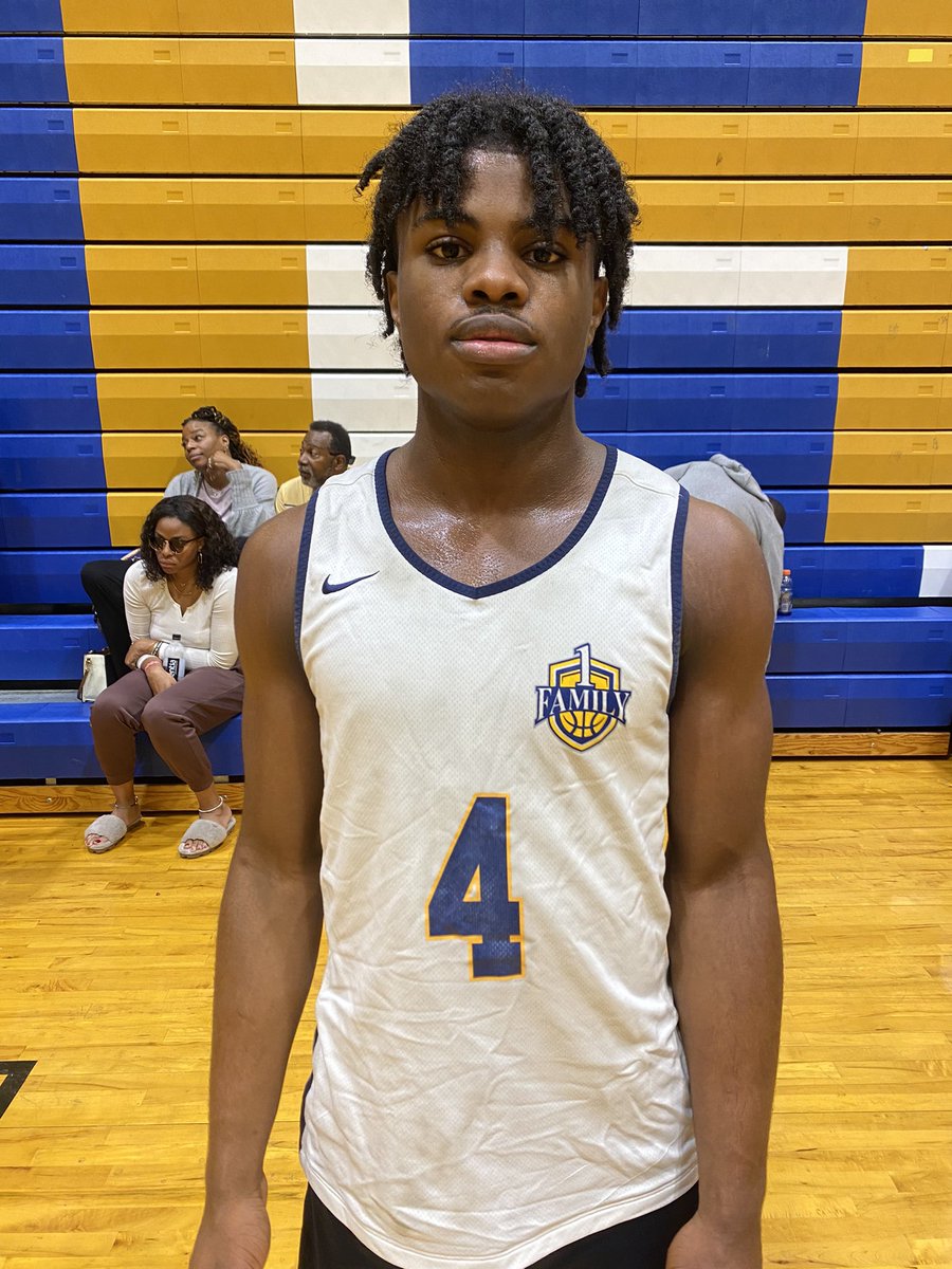 One of my favorite 2023 guards, Jaylen Smith is still progressing nicely. He's playing with more pace reading the floor and finding his spots to score or pass. Can't miss prospect at the PG for 1Family.