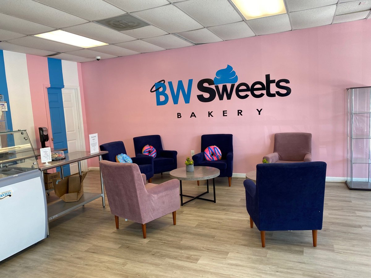 nencetti's tweet image. First time here (at @BwSweetsBakery Inc in Charlotte, NC) swarmapp.com/c/awNq4cN1rvf