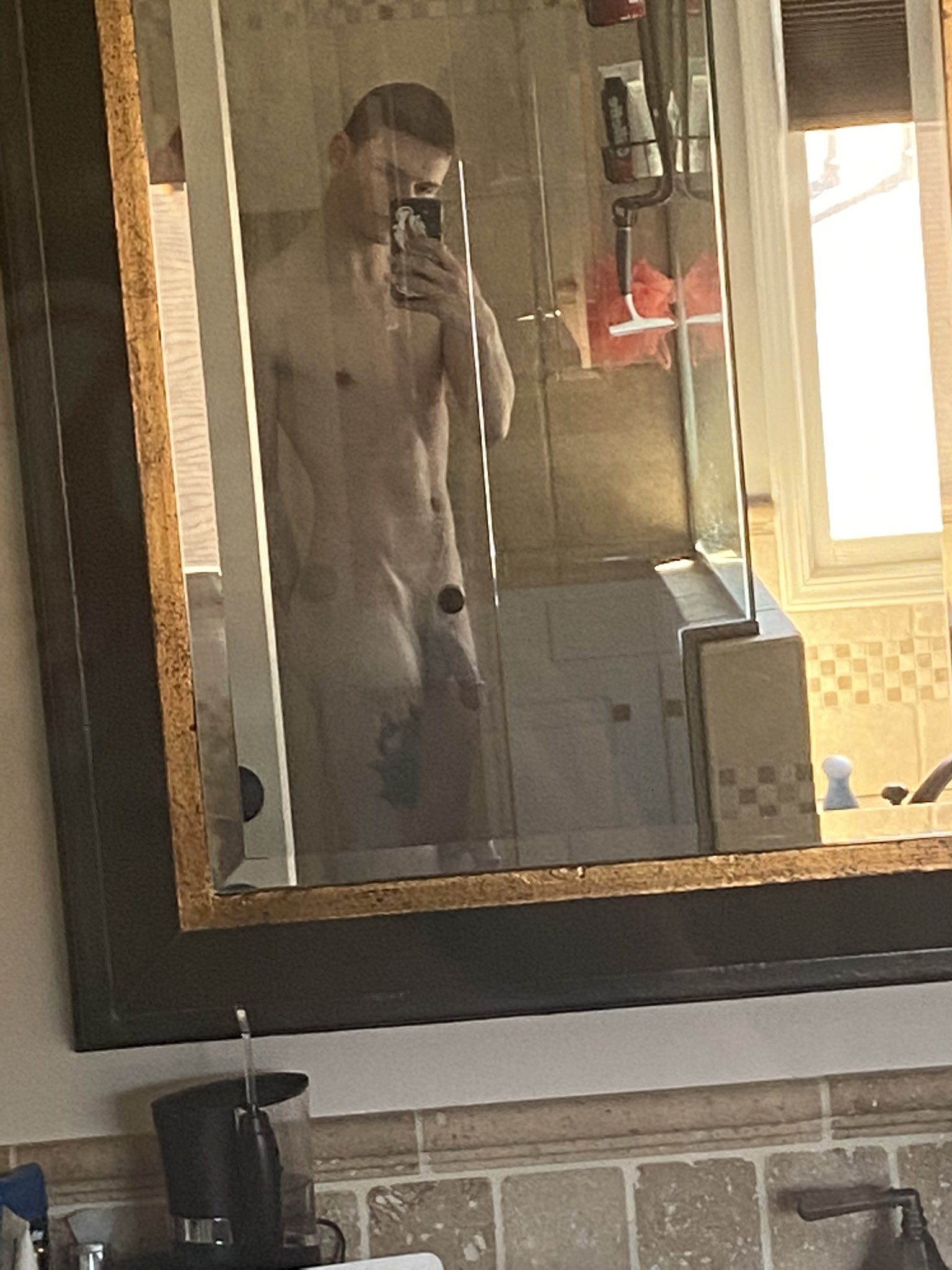 1 pic. What are your Saturday night plans? Wanna add another one? ? https://t.co/p4rkp3Iblr