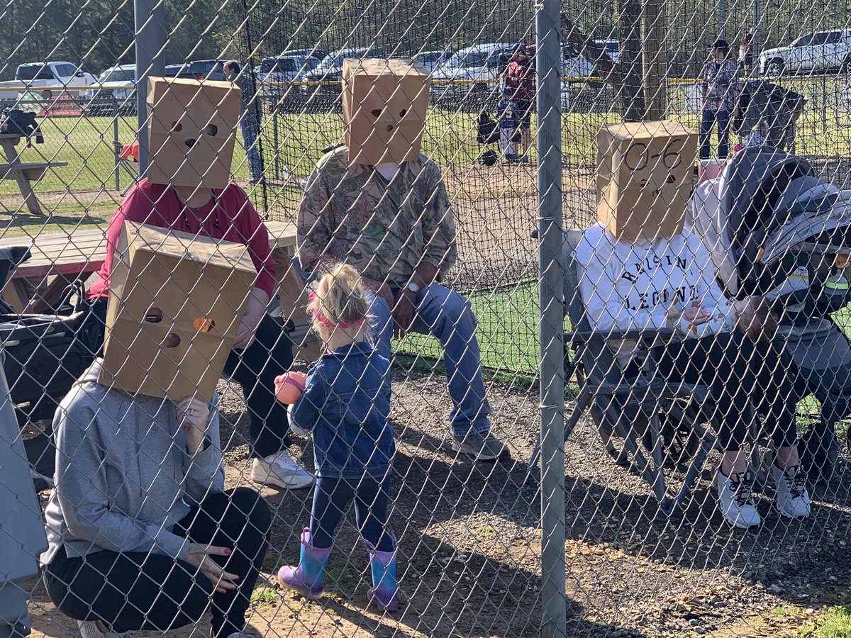 Bergin44's tweet image. Rough crowd at the Little League park this morning. I guess these parents are sick of losing.
