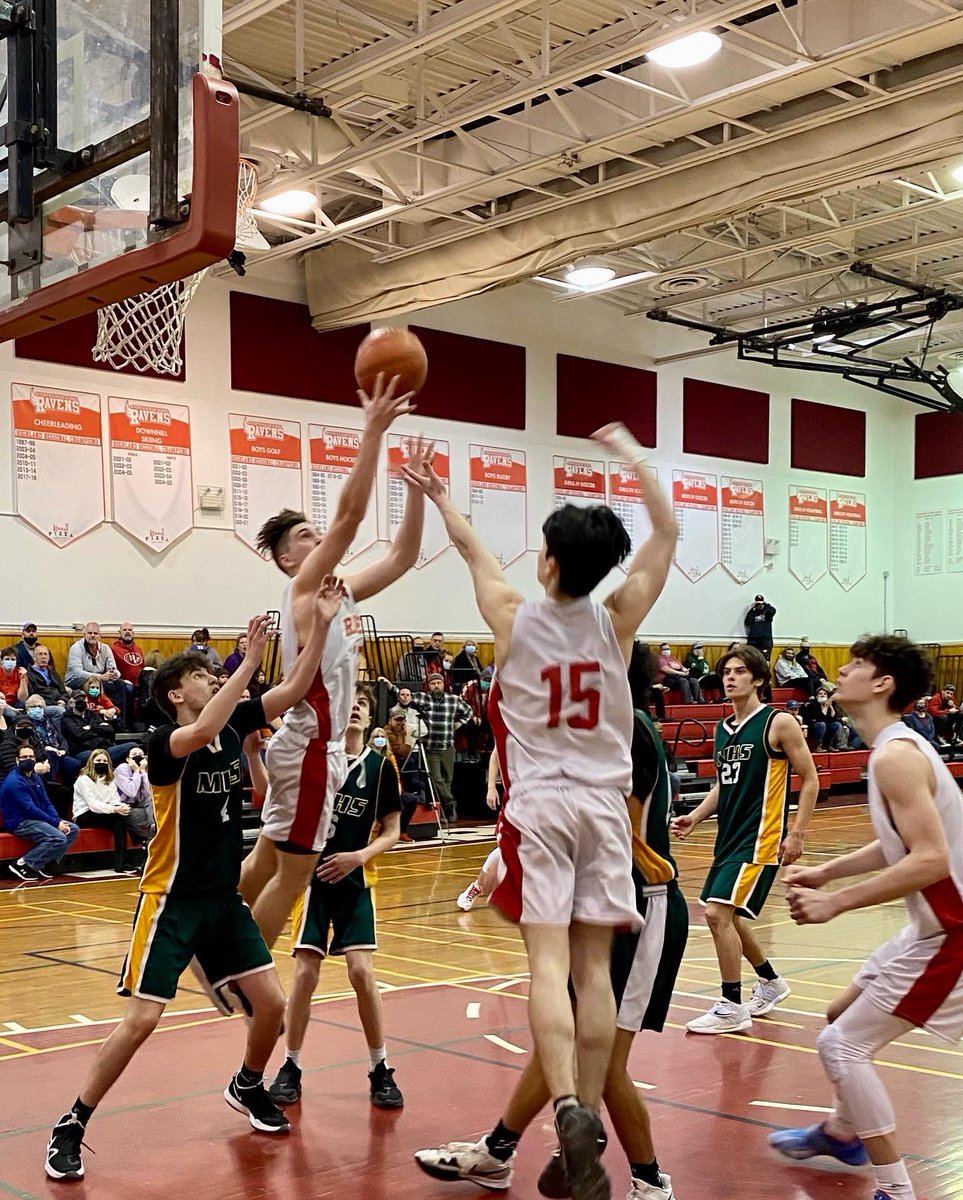 D1 Boys playoff action vs Memorial.  Nice win RHS! #goravensgo <a href="/RivHighSchool/">Riverview High School</a> <a href="/cbpost_sports/">Cape Breton Post Sports</a> <a href="/CBVRCE_NS/">CB-VRCE_NS</a>