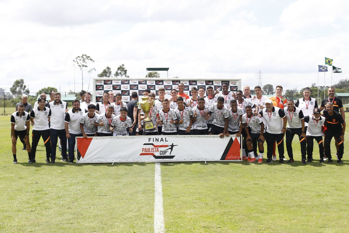 Corinthians's tweet photo. É CAMPEÃO! 🏆

Sabadou com vitória do Sub-16! 
Os #FilhosDoTerrão venceram o Palmeiras por 2 a 1 e trouxeram pra casa o Paulista CUP Sub-16.

⚽ Breno Bidon e Wesley

Parabéns e VAI CORINTHIANS! 🏴🏳️

📸 Rodrigo Gazzanel / Ag. Corinthians

#CorinthiansNaBase
#VaiCorinthians https://t.co/XOk5AsDh7X
