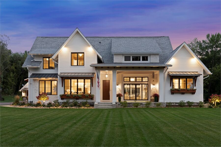DesignersDirect's tweet image. About House Plan 8713: dfdhouseplans.com/plan/8713/

🛌 Bedrooms: 4 | 🚽 Bathrooms 4.5 | 📏 Square Feet 2,886 |  🏡 Stories 2| 🚘 Garage 3