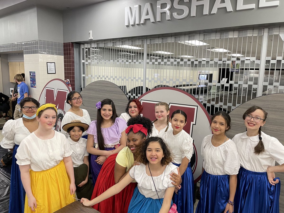 Getting ready for our Los Leones performance! Go Hawks 💜#RootedHobby ⁦<a href="/ElCarranco1/">Lawrence Carranco</a>⁩ ⁦<a href="/NISDHobby/">William P Hobby</a>⁩