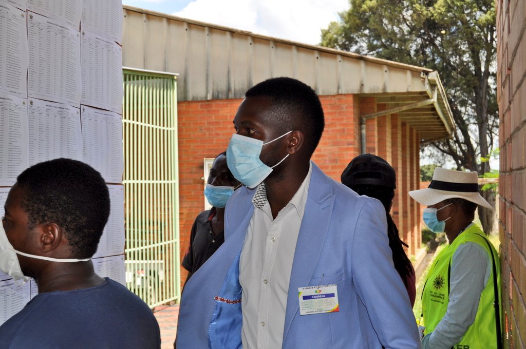 OpenParlyZw's tweet photo. Mufakose Ward 35 aspiring councillor Nigel Kaseke casting his votes earlier on today #ElectionsZW #OpenParly https://t.co/ZW810KtCWC