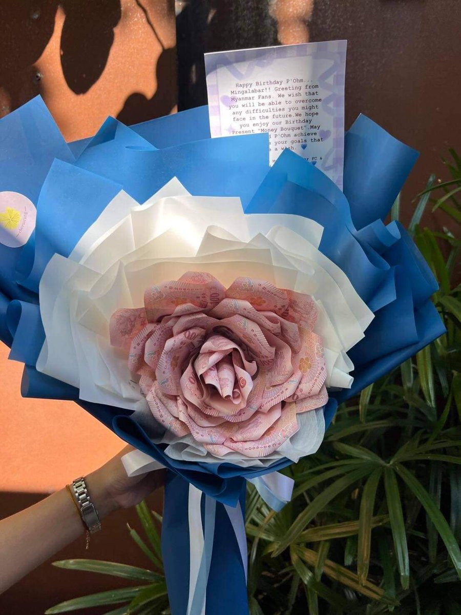s_myblue's tweet photo. Happy Birthday Our Handsome Man Khun Thitiwat 💕!
We always love you more and more then never end.Believe me that you are always too deserve to be more successful and happy. We sent 2 small gifts that are money bouquet and Jeab doll.@ohmthitiwat  
@newsinfinity1 
#25thHappyOhmDay https://t.co/DGBdLrwohw