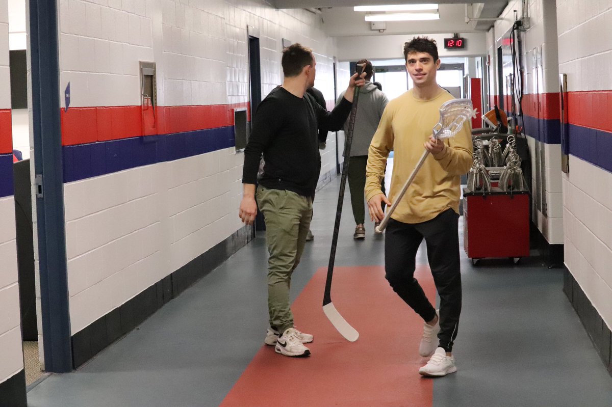 RocKnighthawks's tweet photo. 🏒🔁🥍

Doing a little stick swap with @AmerksHockey player, Mason Jobst! https://t.co/EwfEONExyZ