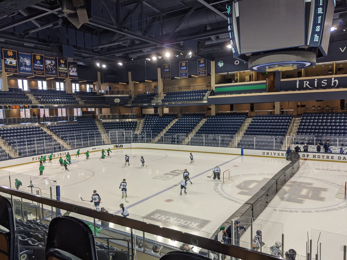 TheMiddletaur's tweet photo. Good luck tonight @NDHockey! 8u will keep your ice warm https://t.co/ky8PokCexX