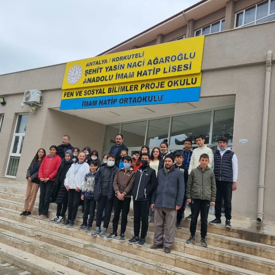 SehitNaci's tweet photo. Bu hafta okulumuzda Şehit Tuncay Arslan İmam Hatip Ortaokulu ve İmrahor İstiklal Ortaokulu öğrencilerimizi okulumuzda misafir ettik Okulumuz ve pansiyonumuzu gezdirerek hedef ve başarılarımız hakkında bilgi verdik. https://t.co/QXOEgSRNm0