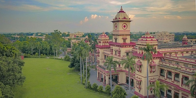 careers360's tweet image. #BHU student tops GATE 2022 in geophysics; 4 among top 10 rank holders from BHU

#gate2022 #GATEExam #Gate 

news.careers360.com/bhu-student-to…