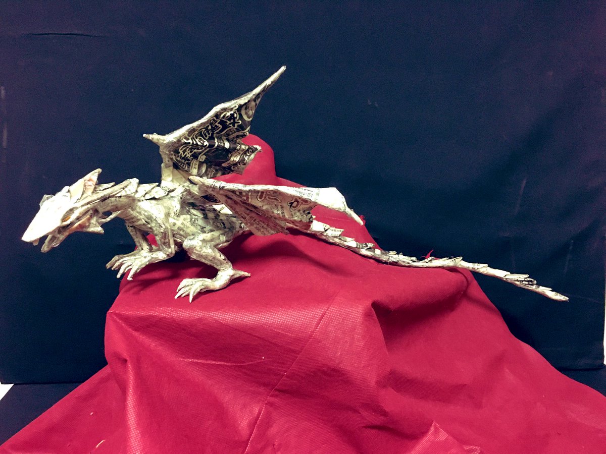 FB2KqvSg0Dqgkff's tweet photo. スカイドラゴンを改造しました。
←改造後　改造前→
顔は全くの別物になりました。😁
一年半だとそれなりに進歩が見られるようなきがします。 https://t.co/xDPHEYgi4O
