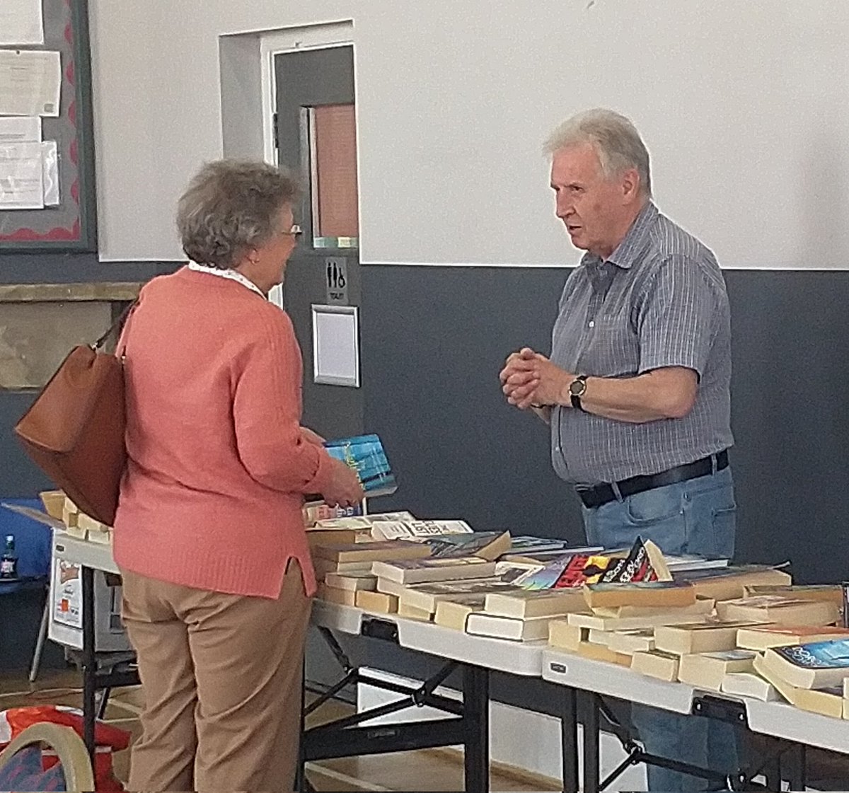 RevKarenOwen's tweet photo. Vintage Tea e #bookstall #PrizeEveryTime https://t.co/e7qSse3mPr