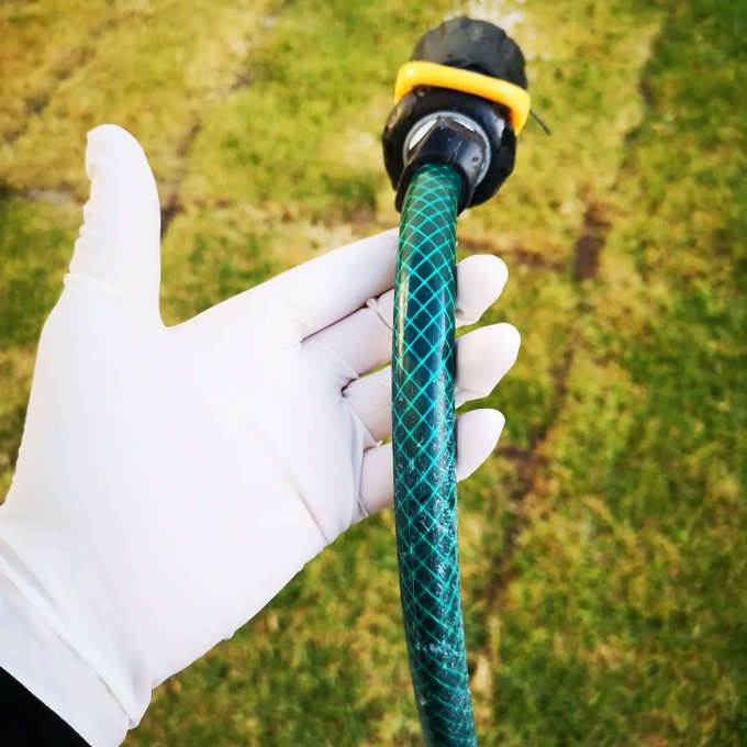 Gloves in the garden 🏡 https://t.co/auaigDr3t9<a href="/tag/1kcreator"class="tags"><span>#1kcreator</span></a>