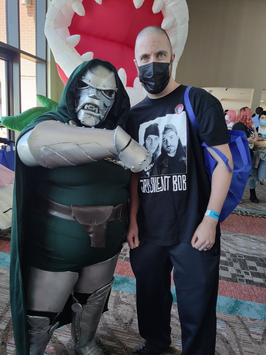 dharpell1's tweet photo. Doctor Doom got my vote for today's cosplay competition @IEXPEI! All handmade. @ThatKevinSmith @JayMewes thanks for the Walmart Canada exclusives. #iexpei #iex #jayandsilentbob #kevinsmith https://t.co/5rQCK0w5bk