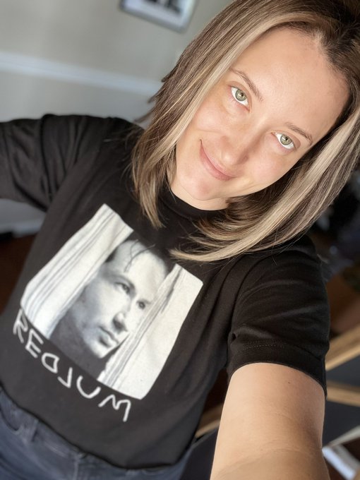I&rsquo;ve entered my &lsquo;Joke T-Shirt, No Make-up&rsquo; phase. https://t.co/8aXB58j096