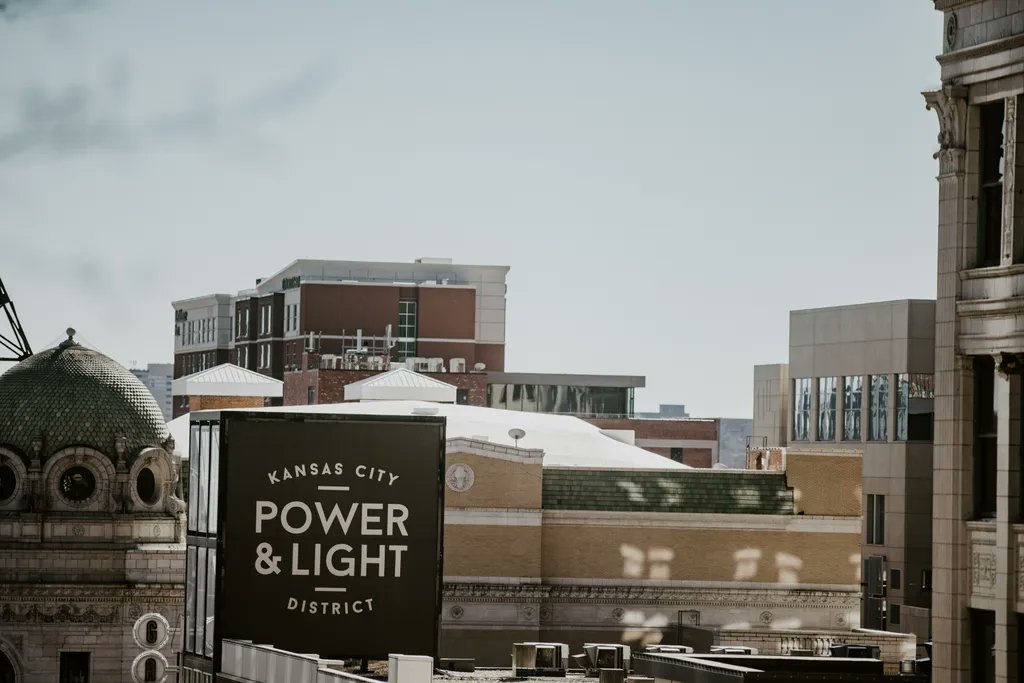 Spend nine months living intentionally among believers and unbelievers in Kansas City. Learn what it looks like to engage in various cultures, including your own!

Request for more info using the link in our bio!