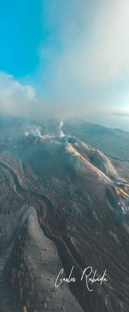 carlesrgm's tweet photo. Com és el volcà de Cumbre Vieja ara que l'erupció a finalitzat? 

GM

#CumbreVieja #volcano #canarias #LaPalma #dji https://t.co/NTVmGKedln