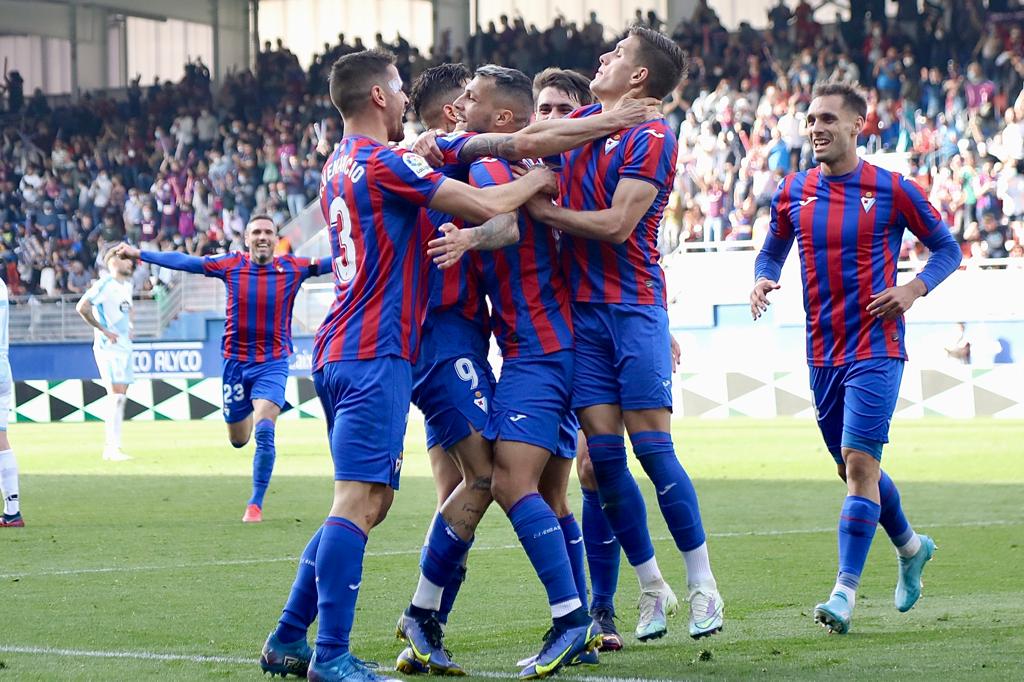 #LaLigaSmartBank 🇪🇸 Con Gustavo Blanco Leschuk ingresando a los 75', <a href="/SDEibar/">SD Eibar</a> venció 1-0 a <a href="/CDeportivoLugo/">Club Deportivo Lugo 🪓</a>