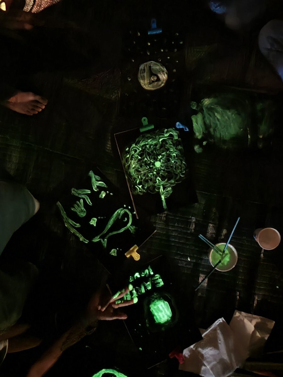 Earth Hour 2022 - kids glow in the dark painting #earthhour2022 @foiygaadiya <a href="/childrenofmv/">Children of Maldives</a> and <a href="/MNUSU/">MNU Students' Union</a>