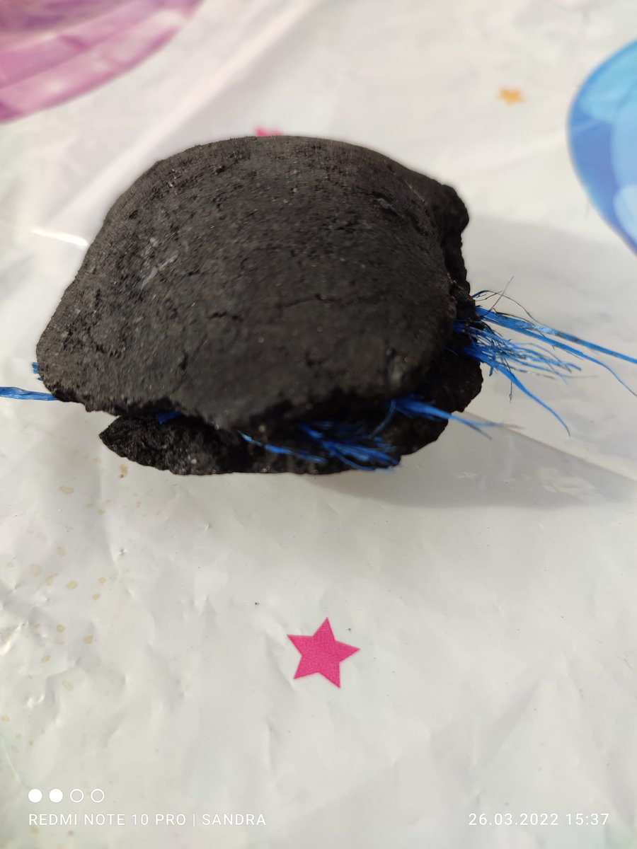 Hallo liebe Grillfreunde, bitte beim grillen mit Briketts von <a href="/lidl/">Lidl in Deutschland</a> aufpassen, damit so etwas nicht passiert. Leider kein Einzelfall. Die Tüte mit den Grillbriketts wurde heute gekauft.