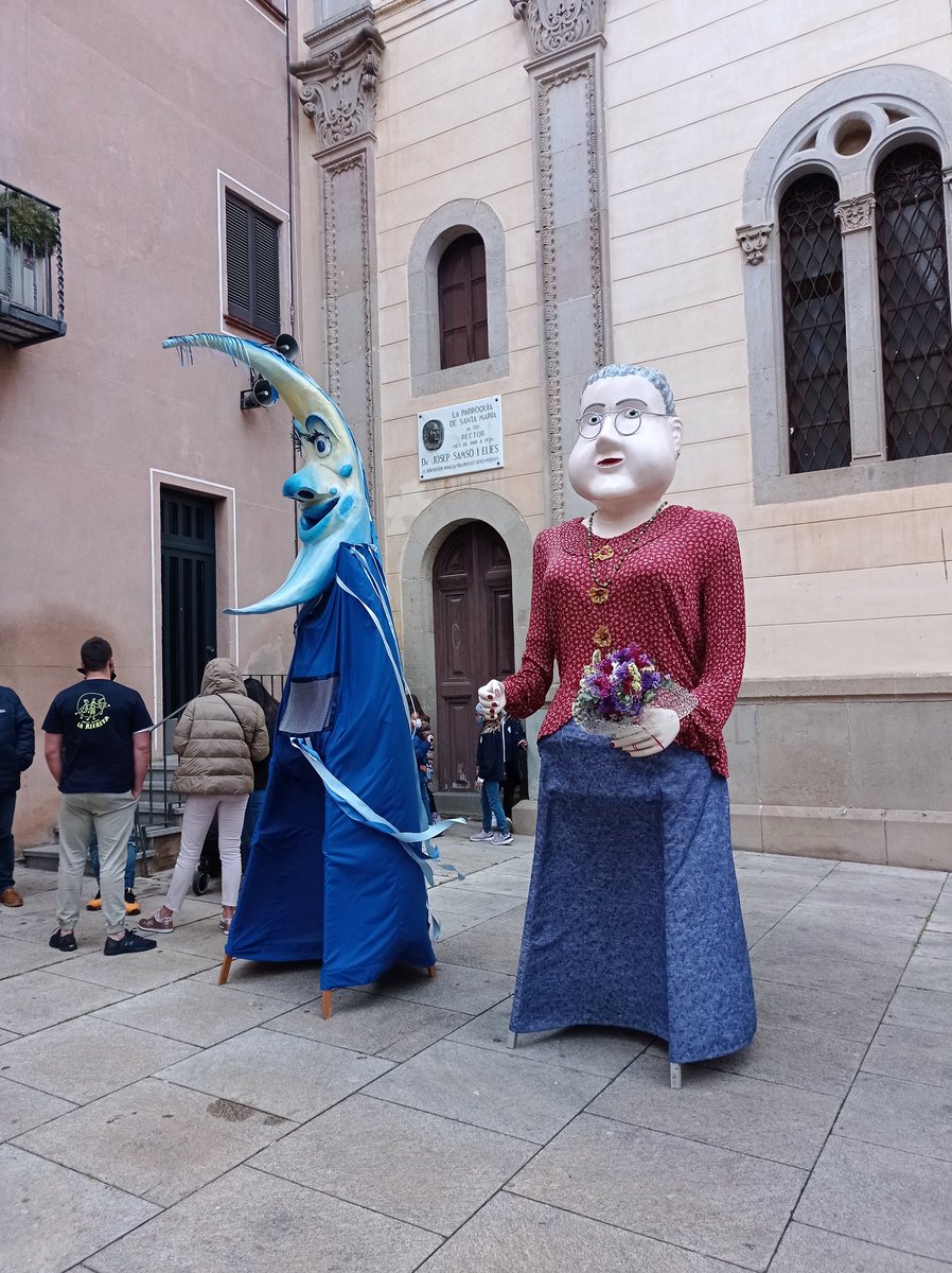 JuntsperMataro's tweet photo. Primera trobada de gegantes de Mataró  organitzada per la colla @InsThos https://t.co/K1mARLFw05