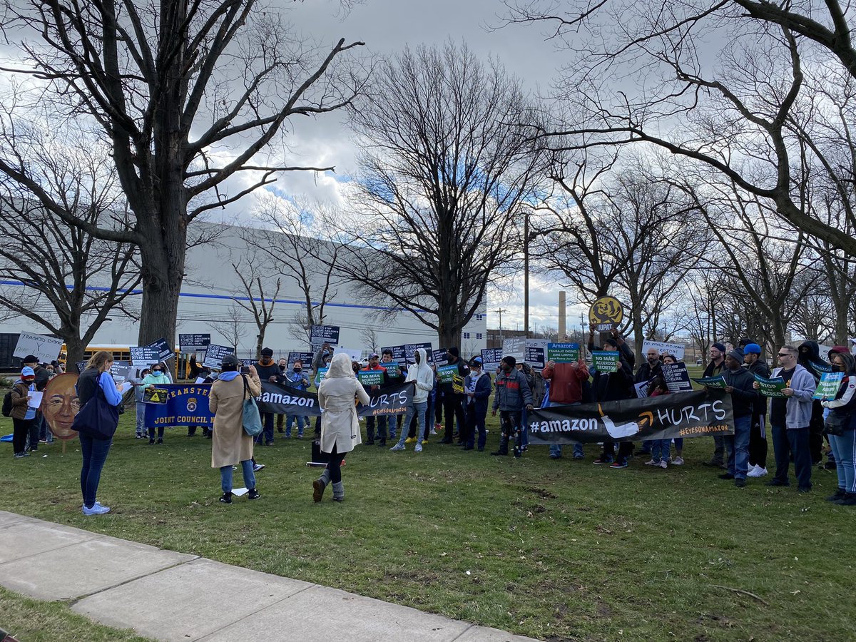 We stand with @MaketheRoadNJ protest against the secret @amazon air hub at Newark airport! #goiupat #unionstrong #eyesonamazon #GoodJobsCleanAirNj #dc711