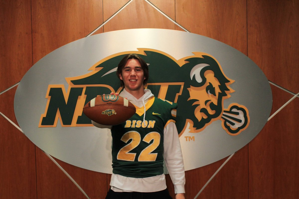 AndrewHarren's tweet photo. Had I great time in Fargo! Thank you for the invite @Coach_RHedberg Go Bison! https://t.co/vG1FkePYZ1