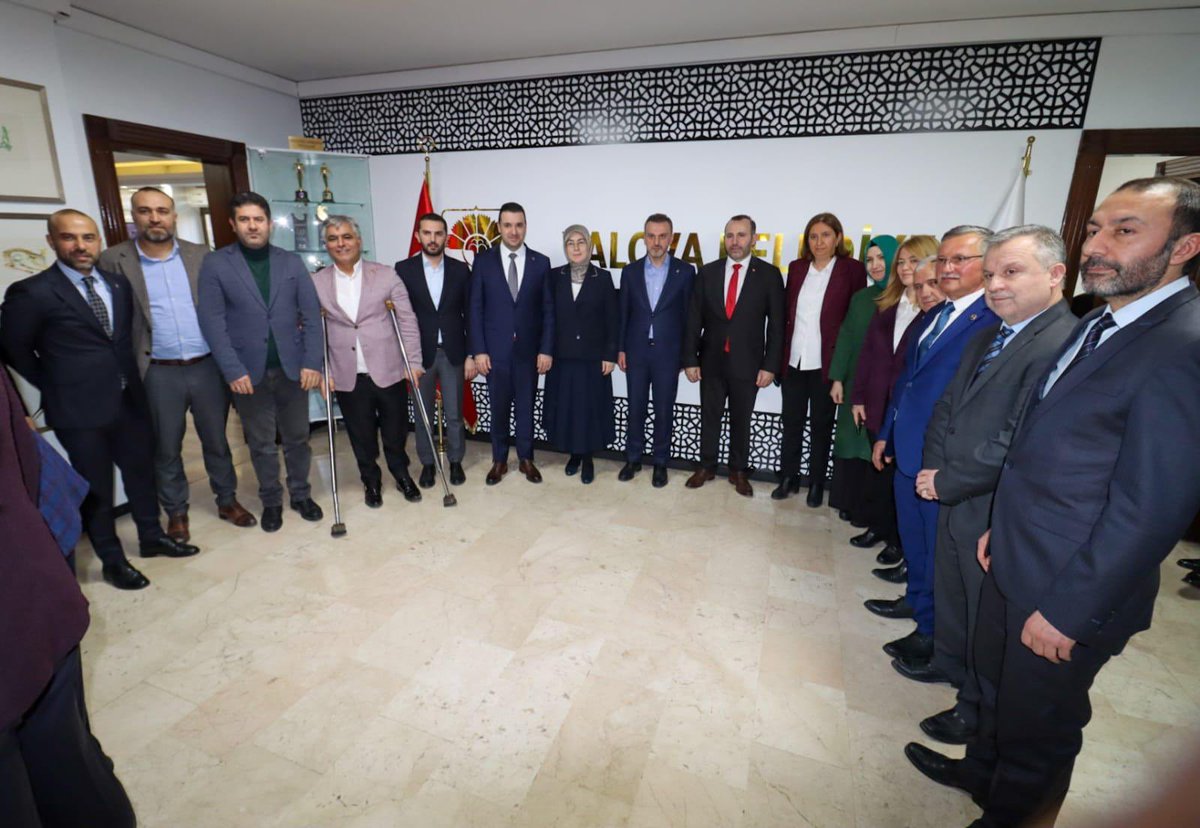 SemihaEkinci58's tweet photo. AK Parti Genel Başkan Yardımcımız, Teşkilat Başkanı @erkankandemir Teşkilat Başkan Yard MKYK üyesi Elazığ Mv @metinbulut23, Yalova Milletvekilimiz @MelihaAkyol77 ve Teşkilat Başkanlığı İl Koordinatörümüz Necati Karagöz ile Yalova Belediye Başkanımız @mustafatutuk’u ziyaret ettik. https://t.co/7sOihM4HUA