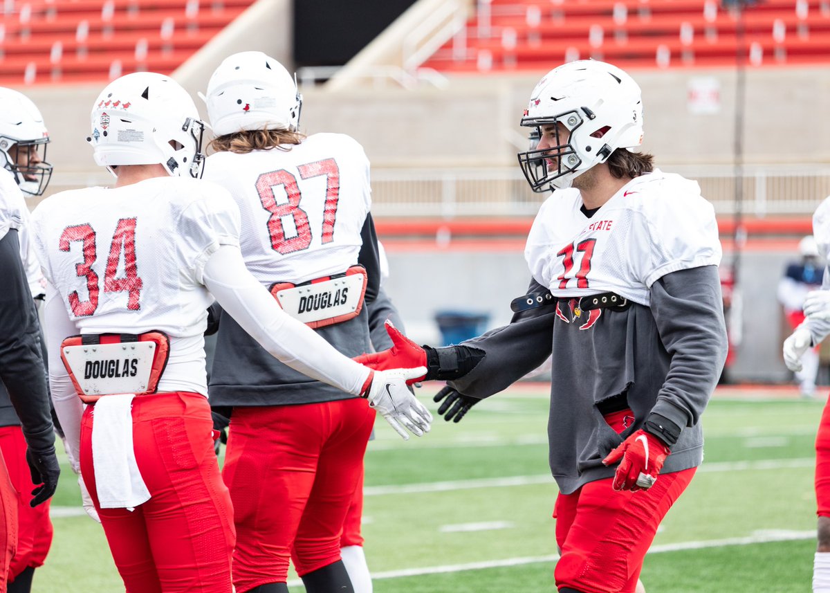 Saturdays with football 🏈 >>>>