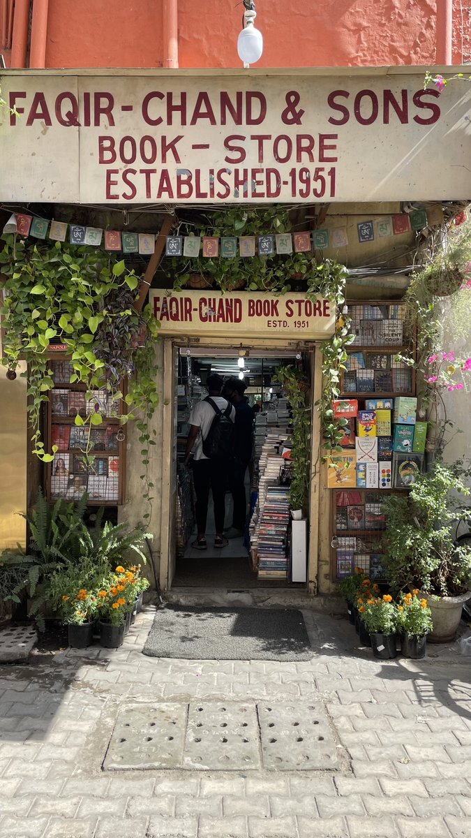 palakzat's tweet photo. Faqir-Chand &amp; Sons Bookstore is more than just a bookstore. https://t.co/lj6NqenA5b