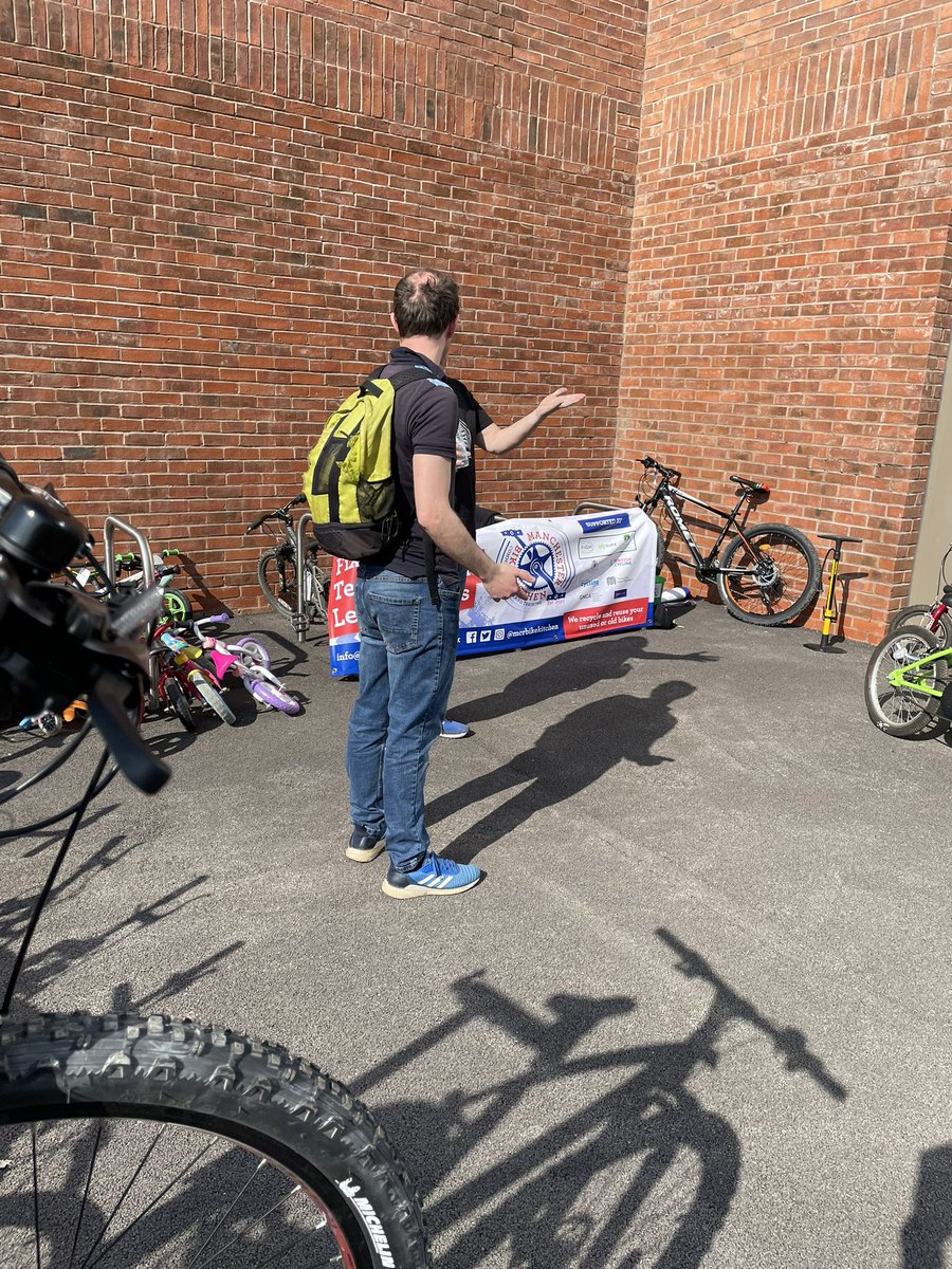 Loads of people on our #bikekitchen course today <a href="/StretfordMarket/">Stretford Market</a> We’re only to happy to give advice and support <a href="/CyclingUK_NW/">Cycling UK North West</a> <a href="/WeAreCyclingUK/">Cycling UK</a> #bigbikerevival