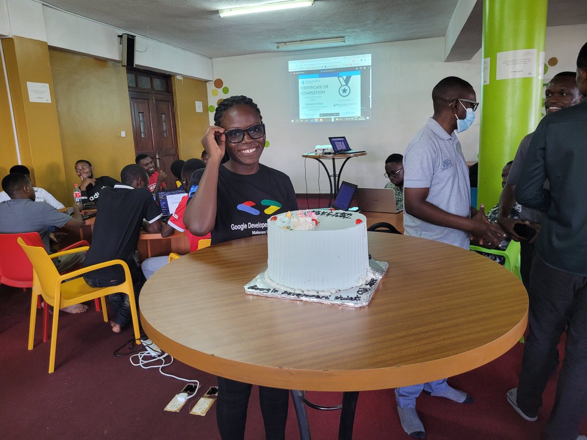 elijah0kello's tweet image. Today we had our last #flutterEngage Flutter Festival Session. Actually it wasn&apos;t a Session. It was a party 😂😂😂 🥳🥳. Quite literally we were just celebrating.  We even cut cake and had lots of good music. People showcased their applications that we built in #flutter