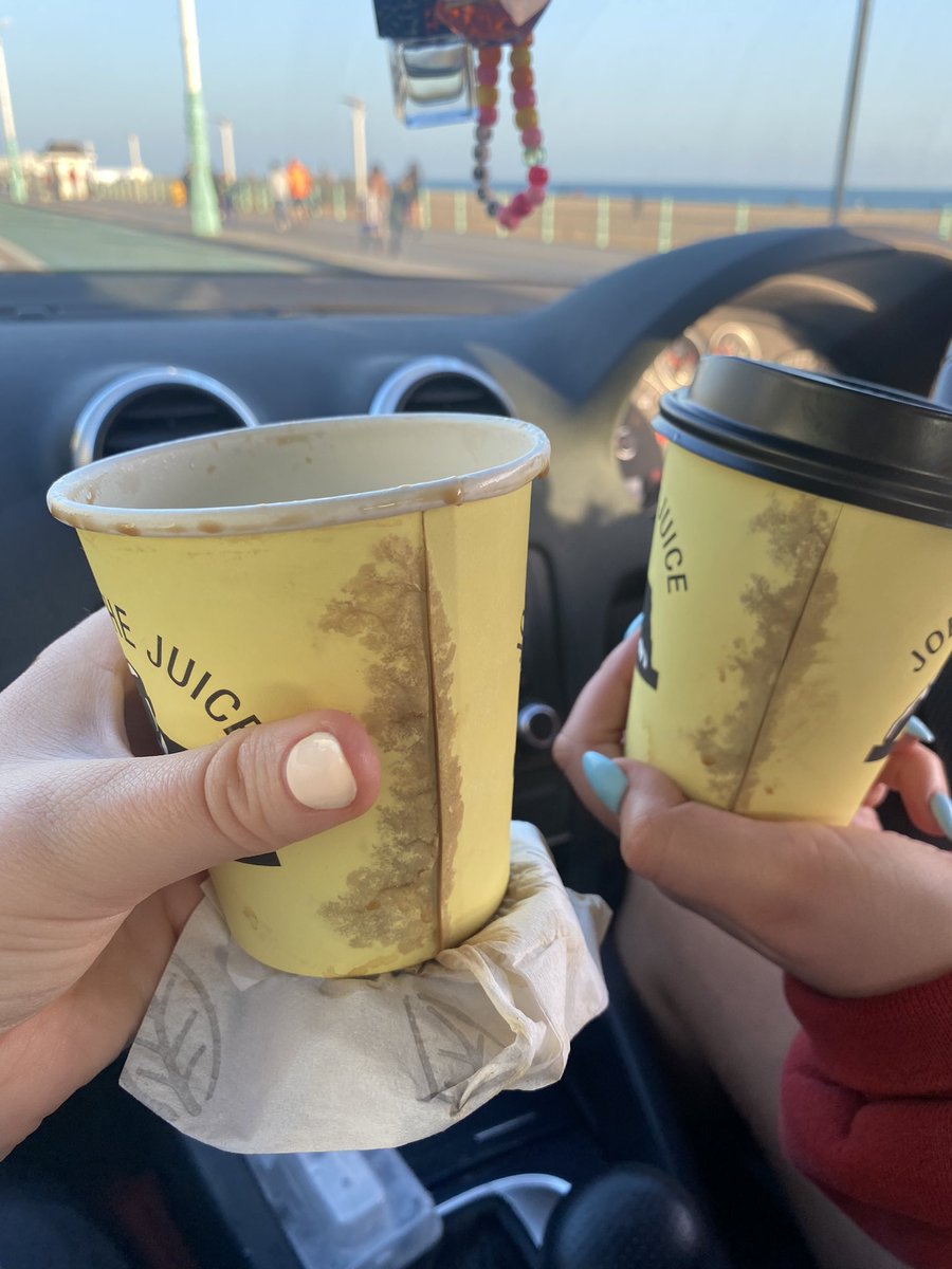 dnalbnire's tweet photo. Hey @joeandthejuice our coffees disintegrated the cups before we even got halfway through 🤷🏼‍♀️ https://t.co/kiI4yo6oKF