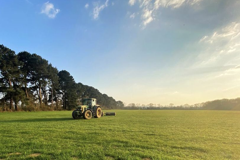 Lovely weather for some spring rolling in the #Cotswolds today 😎