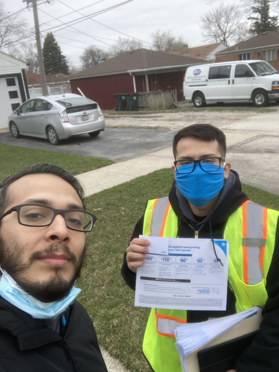 Lagrange out here in Brookfield letting our neighbors know ATT fiber is NOW AVAILABLE. #MakingWaves #FiberBlitz <a href="/TomMonahan10/">Tom Monahan</a> @joe_boxer44 <a href="/GarretMinaglia/">Garret Minaglia</a> <a href="/LorenMiller2004/">Loren Miller</a> <a href="/jazminsofGLM/">Jazmin Sotelo</a>
