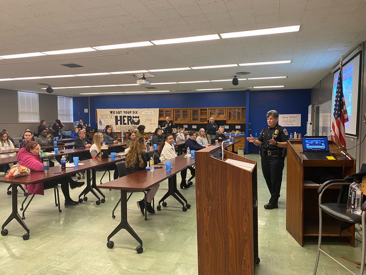 JoinIMPD's tweet photo. Today, IMPD hosted the Semi Annual Women Behind the Badge workshop at the IMPD Training Academy. Among the special guests were IMPD Leadership, Indy Mayor, and other women from different law enforcement agencies

#30x30Initiative #leadfromthefront #joinimpd #womenbehindthebadge https://t.co/EVptePZozh