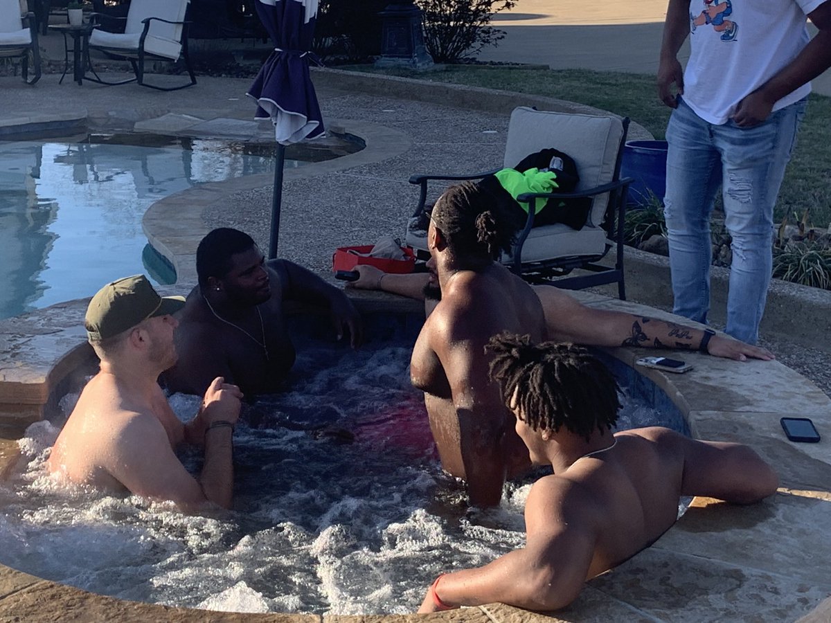 coach_ikeDL's tweet photo. So blessed to part of @SFA_Football The D-Line’s feast was Awesome and the fishing, corn-hole,hot tube was. great. So excited to be part of this family.The Food and Deserts 😋#DLFamily #AxeEm #JackTime https://t.co/pAd7nfMz7f