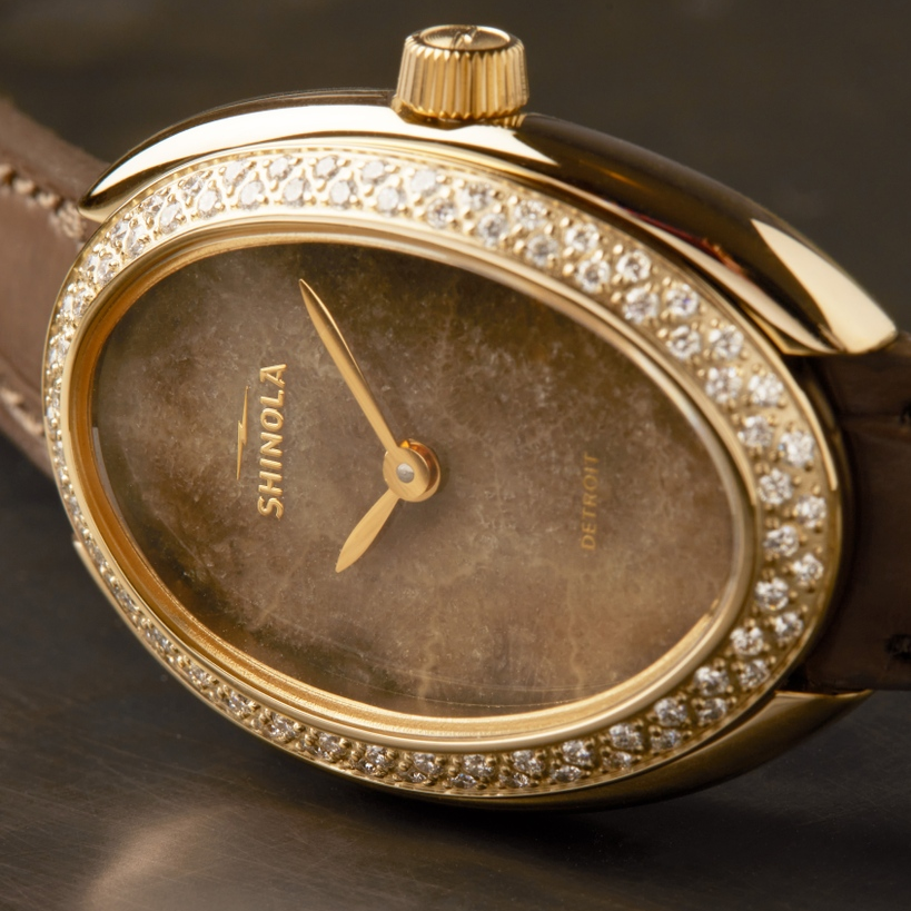 Introducing the Diamond Petoskey Book, a truly luxe timepiece for her. With a brilliant diamond bezel, premium micr… pbxx.it/gMUC8d
