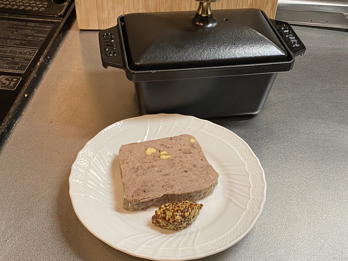 【パテカン】家で作るシンプルなパテドカンパーニュの作り方/How to make Pâté de campagne youtu.be/oyeZsaI-MSA