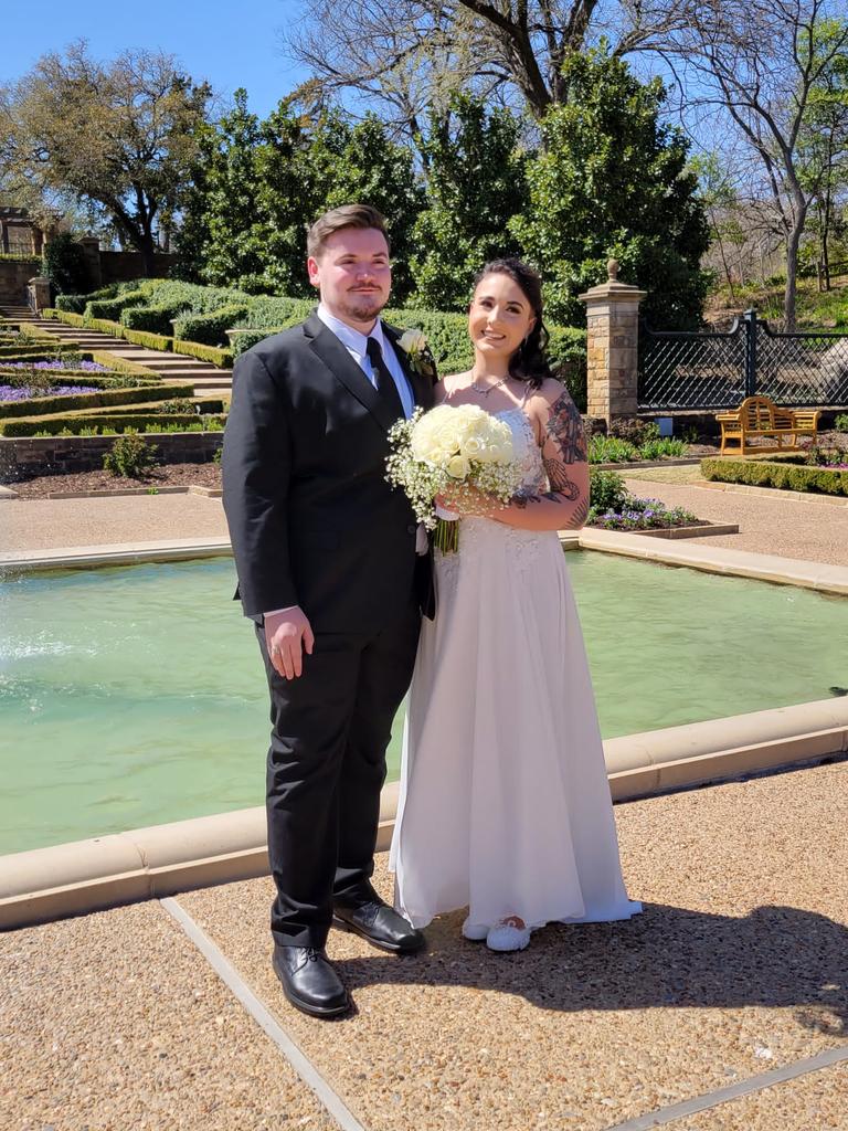 R3dVox's tweet photo. Probably the most stressful and memorable court wedding ever

I'll post a screenshot of the explanation + more pictures below! https://t.co/8C8Wk2NODr