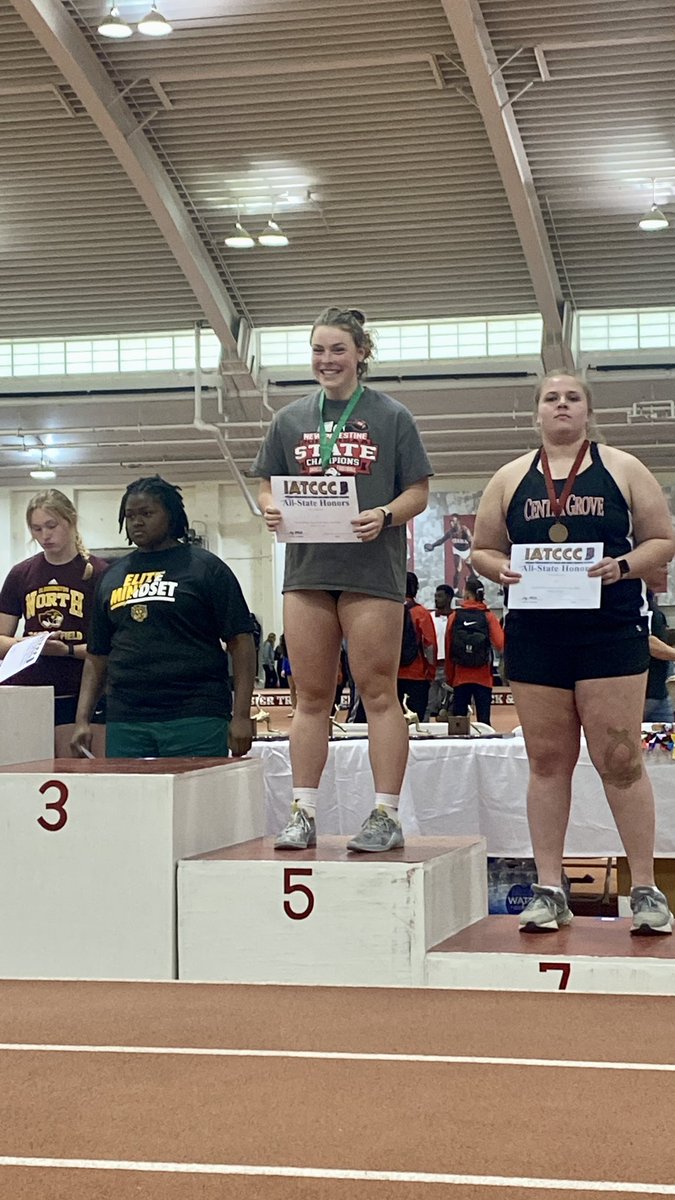 NPHStrack1's tweet photo. Quin Lumbley!!!!!
🔴⚪️🔴⚫️🔴
She finishes 5th in the Shot Put at Indoor State here at IU! Her indoor season was an incredible start for her this year! Keep it up Quin 💪🏻 
#NewPalProud #AllState https://t.co/LfuY1IzeRR