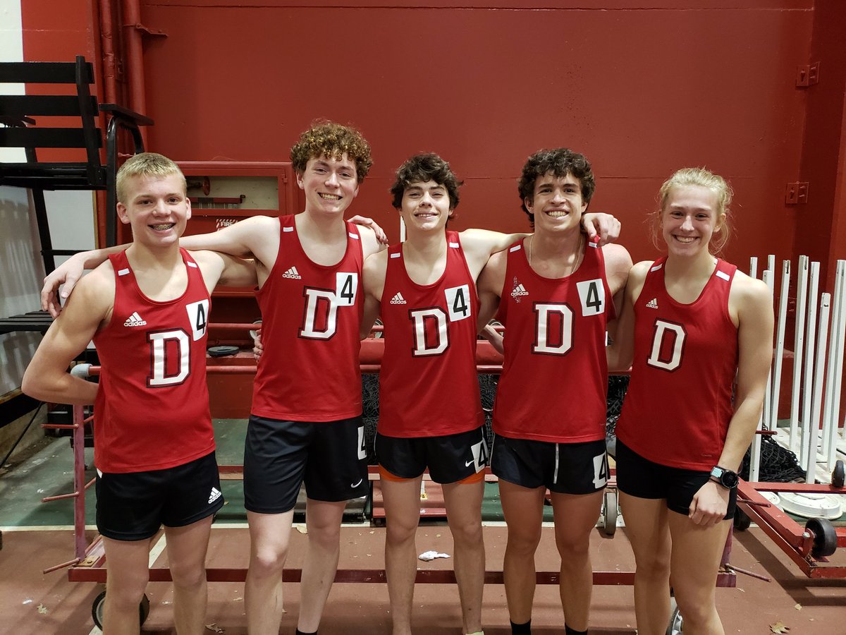 BaronXCountry's tweet photo. Fantastic results at Indoor State! Boys 4x800 PRed with an 8:20 for 12th. Lydia Bennett PRed with a 11:26 in the 3200 for 13th. Both outperformed their seeding. https://t.co/13SLFkt27U