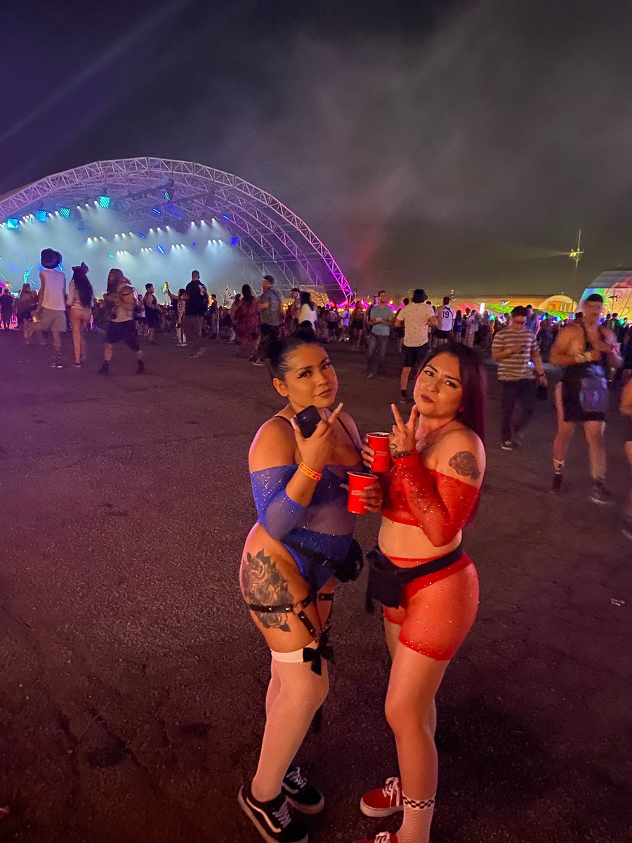 jxnnyfrr's tweet photo. Spring 2022 π #beyondwonderland #beyondwonderland2022 #babysfirstrave https://t.co/WSZXFStIfl